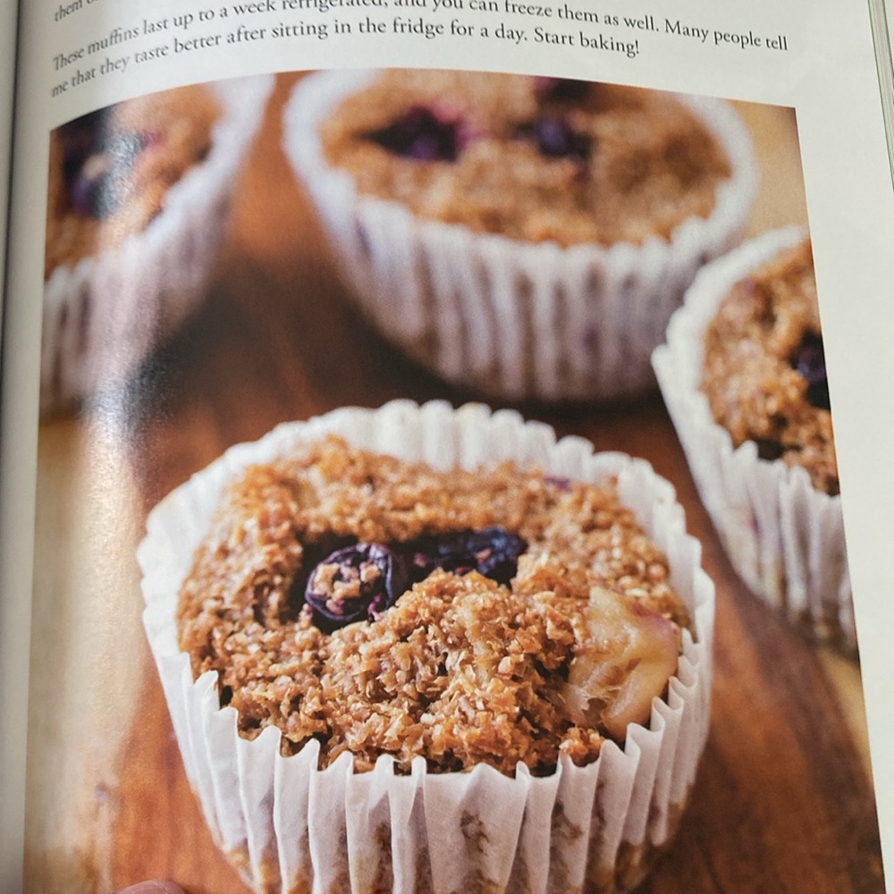 Eat to Lose, Eat to Win Book‼️ 
Eat to LOSE, Eat to WIN! - Picture 4 of 6